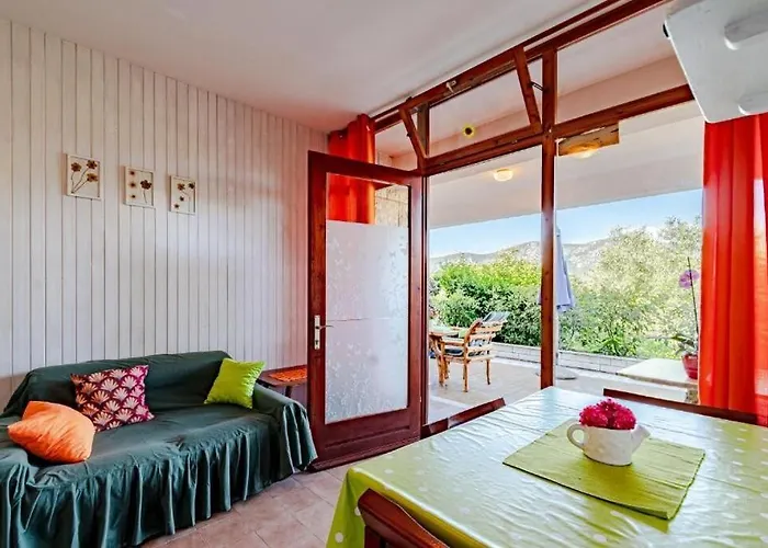 Seafront Mavla 公寓 克勒克